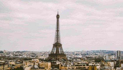 如何确定窗帘的风格和尺寸？