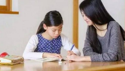 银行卷起来，存款5万可辅导孩子作业？银行回应：信息属实，活动已暂停