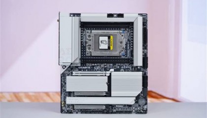 最强桌面CPU座驾！技嘉TRX50 AERO D主板图赏