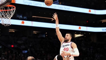 NBA快船队交易过后，如今这个阵容，下个赛季可以进季后赛吗？