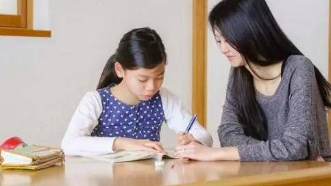银行卷起来，存款5万可辅导孩子作业？银行回应：信息属实，活动已暂停