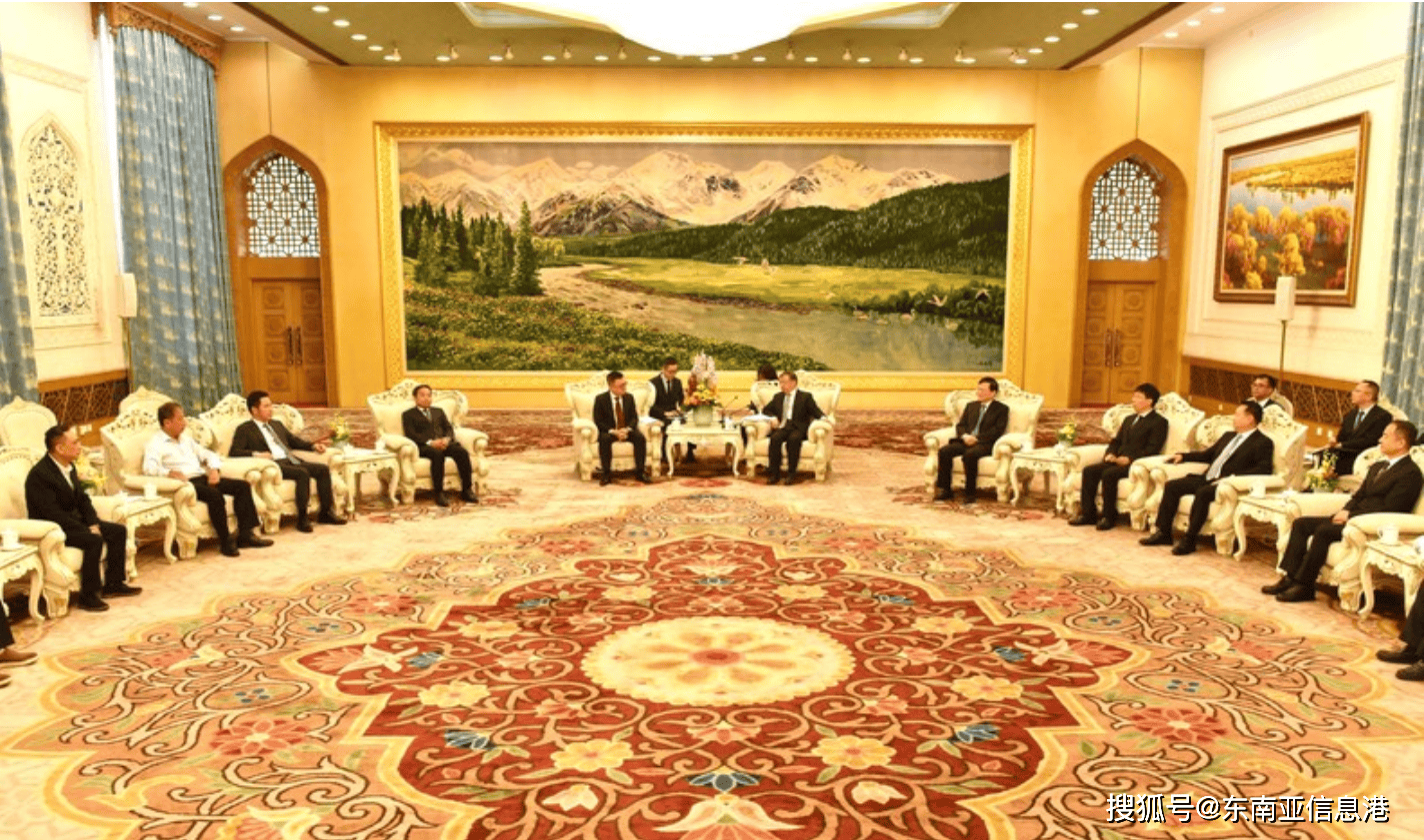 越南人民报与中国人民日报加强合作