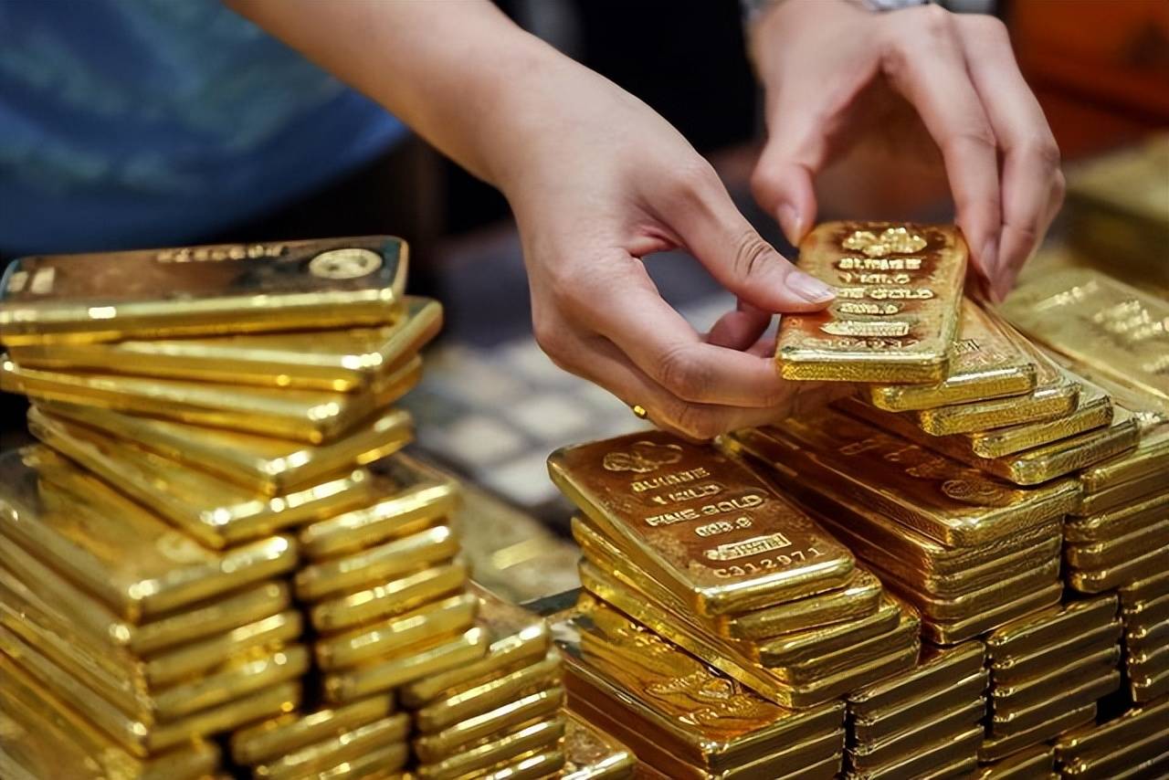 外汇剩3.2万亿，央行停购黄金，耶伦露出真面目，金融战已到赛点
