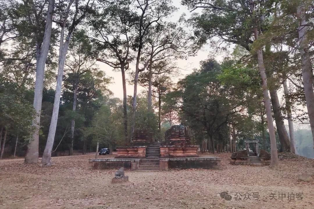 吴哥古迹：走进通王城南门（Tonle Om Gate）