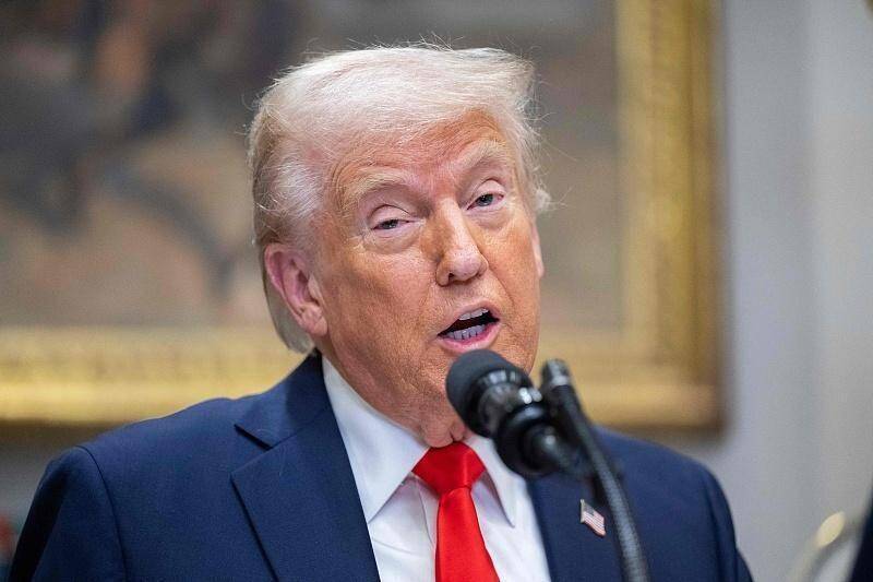 Trump Grants One-Month Exemption from Auto Tariffs to Canada and Mexico
