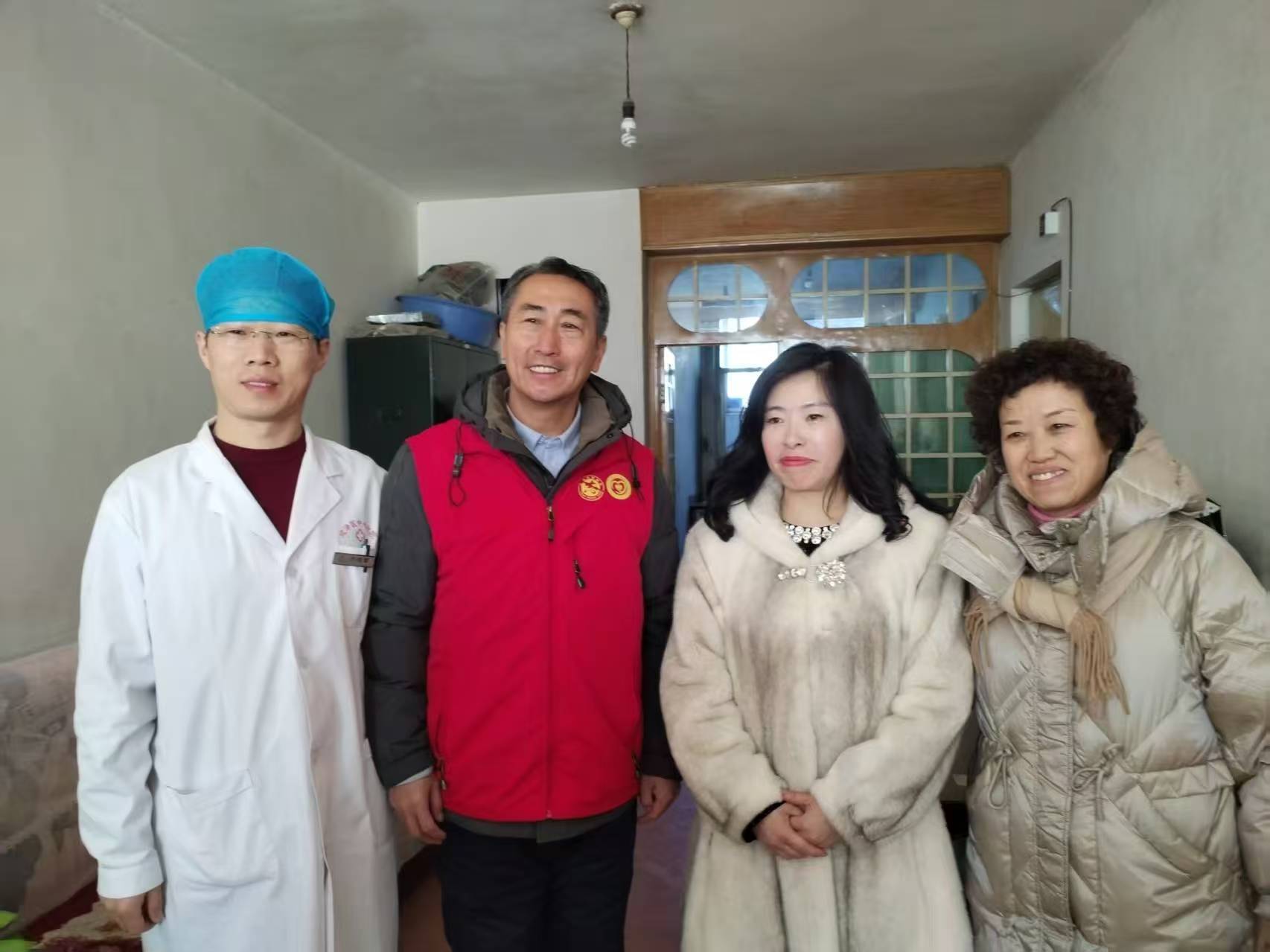 爱心种牙温暖窗帘行动老人