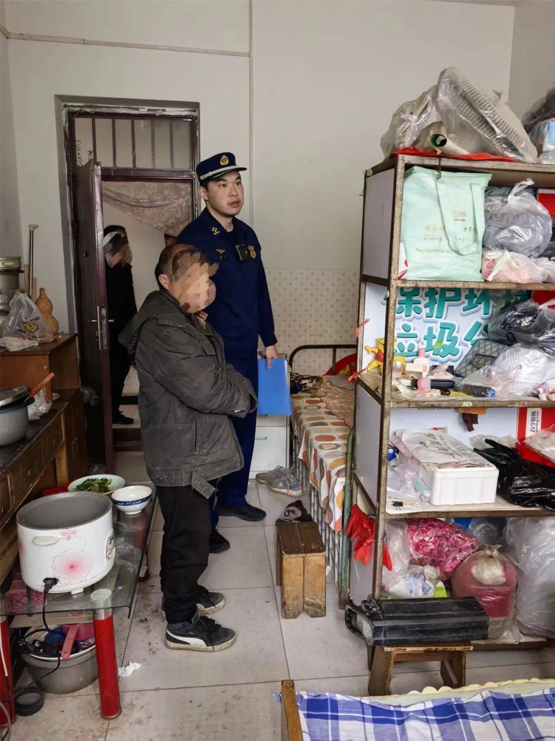 电动自行车室内违规充电！北京消防开出“罚单”并批评教育