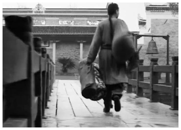 1948年王耀武被捕,家中除2辆拖拉机无余财,陈毅好奇为何藏拖拉机