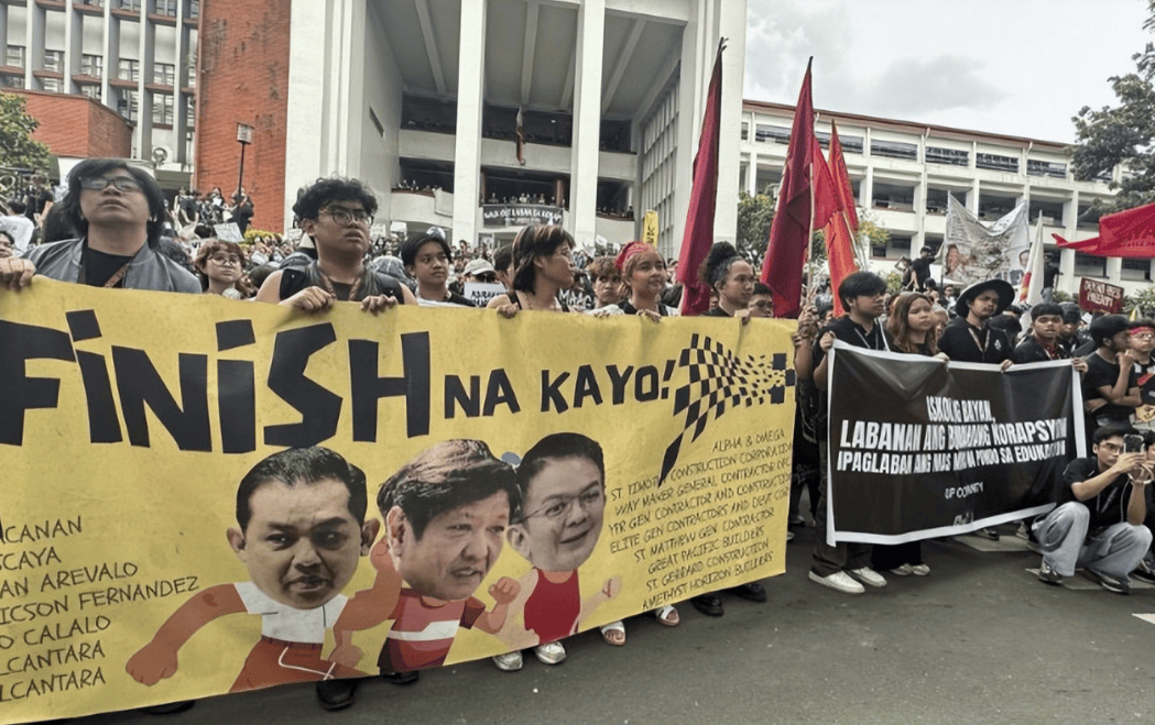 菲律宾局势突变！全军已进入待命状态，马科斯点的火，终究烧到了自己身上