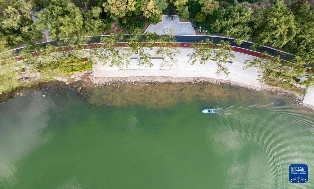 宁夏银川:城在湖中城愈美 湖在城中湖更秀