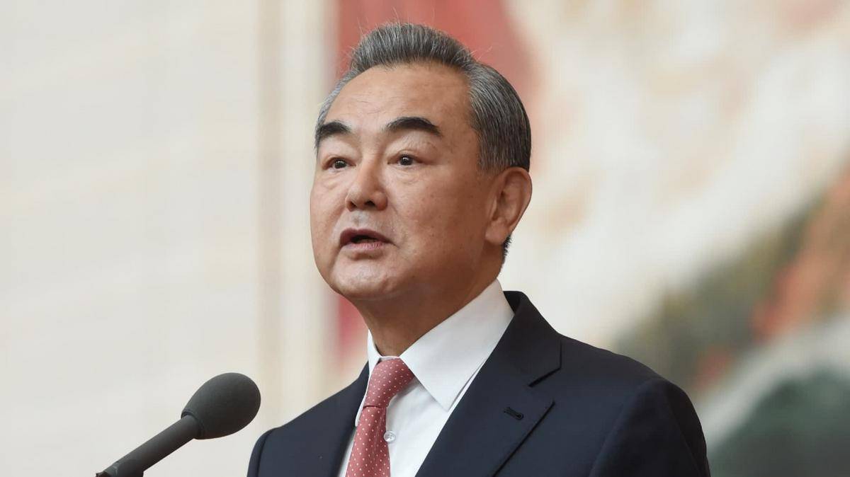 波兰翻脸不认账,中欧班列大量受阻,中方另起炉灶,考虑开通新通道!