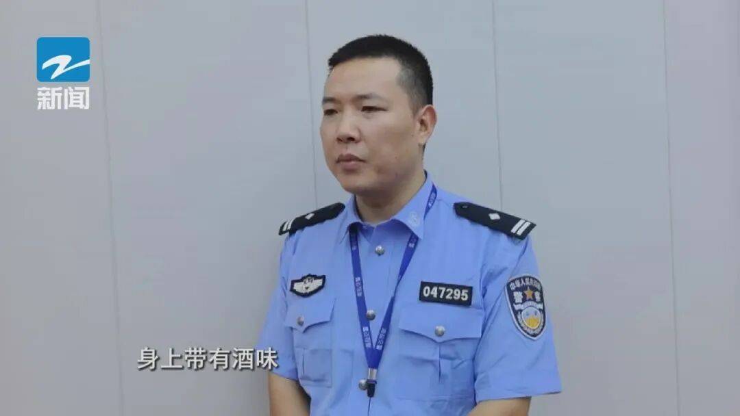 儿子陪父亲处理无证驾驶,没想到自己也成了“主角”,紧急提醒…