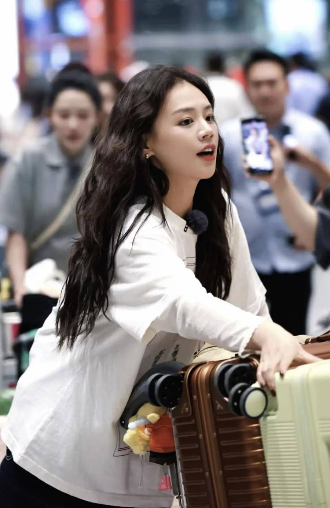 马思纯《花少7》穿搭好圈粉,简直是入秋穿衣模板!