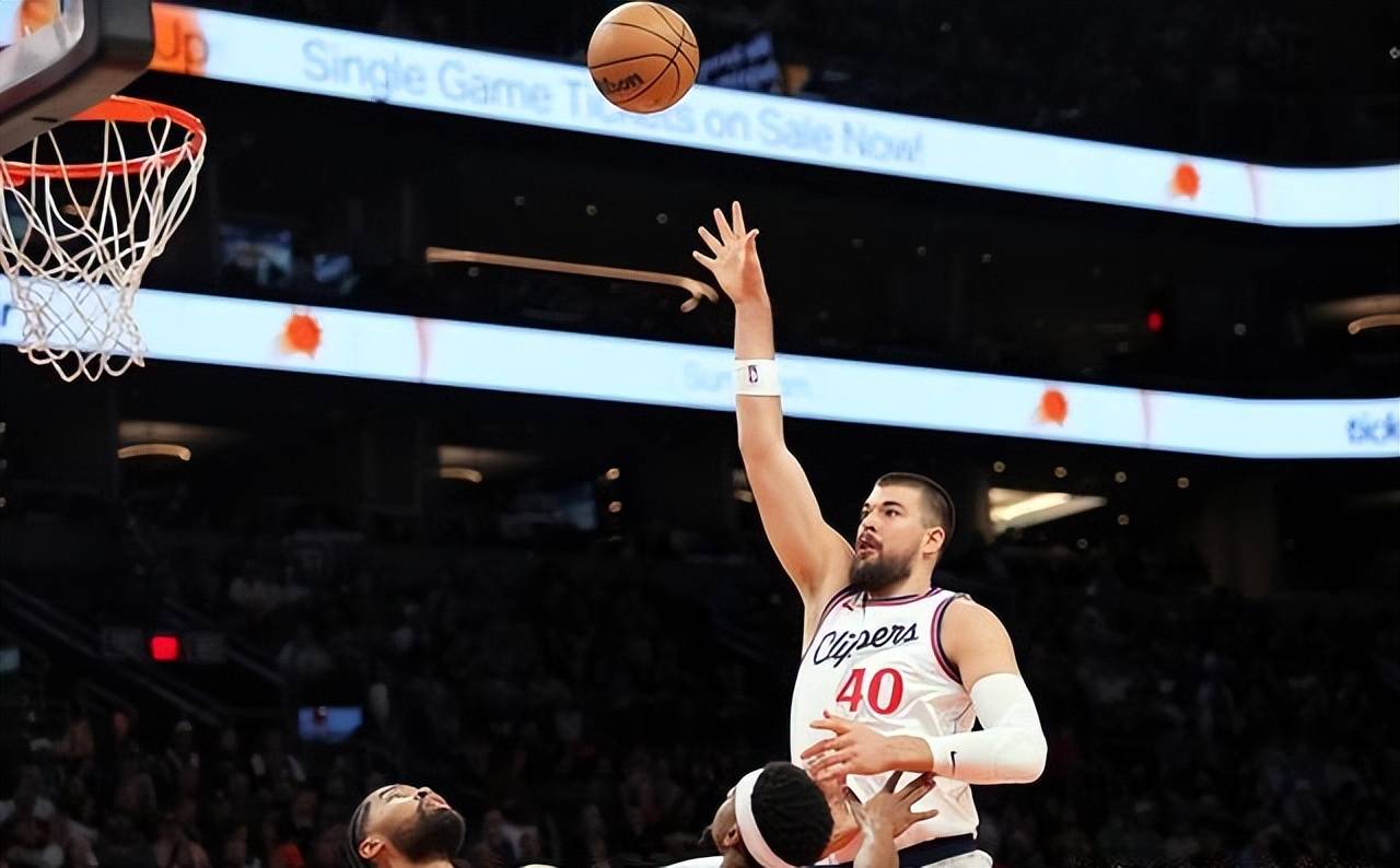 NBA快船队交易过后,如今这个阵容,下个赛季可以进季后赛吗?